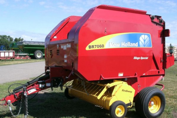 New Holland | Roll-Belt™ Round Balers | Model BR7060 Silage Special (PRIOR MODEL) for sale at H&M Equipment Co., Inc. New York